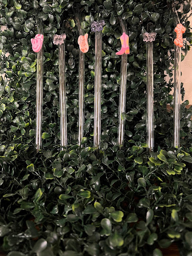 Cowboy glass straws with hat accents